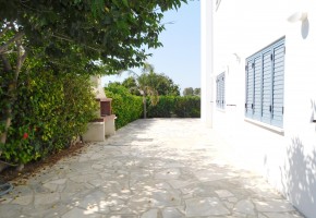 Detached Villa For Sale  in  Chloraka