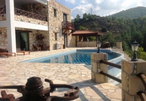 3 bedroom villa in Agia Marina (Pomos)
