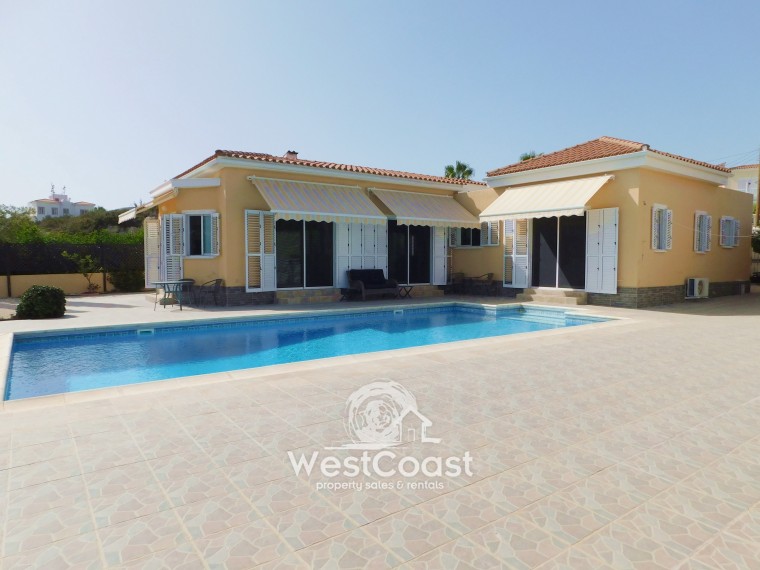 Bungalow For Sale in Peyia, Paphos SL20731
