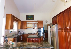 Bungalow For Sale  in  Peyia