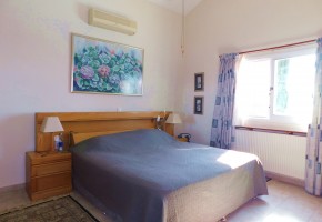 Bungalow For Sale  in  Peyia