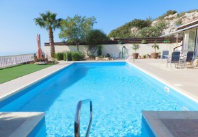 Bungalow For Sale  in  Peyia