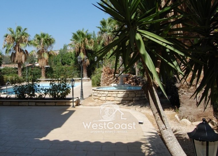 Detached Villa For Sale  in  Pyrgos