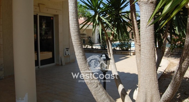 Detached Villa For Sale  in  Pyrgos