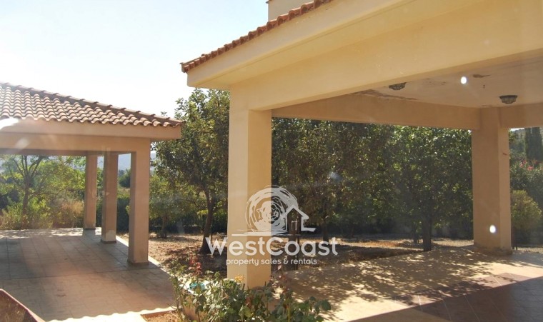 Detached Villa For Sale  in  Pyrgos