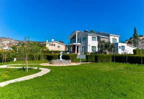 Detached Villa For Sale  in  Agios Tychonas