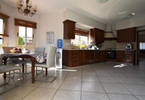 Detached Villa For Sale  in  Columbia