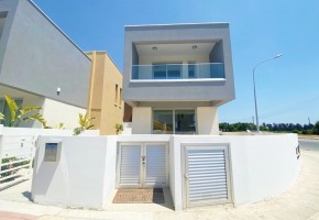 Detached Villa For Sale  in  Universal