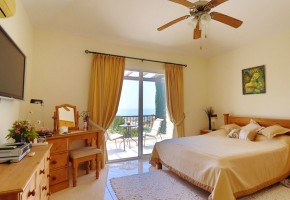 Detached Villa For Sale  in  Peyia