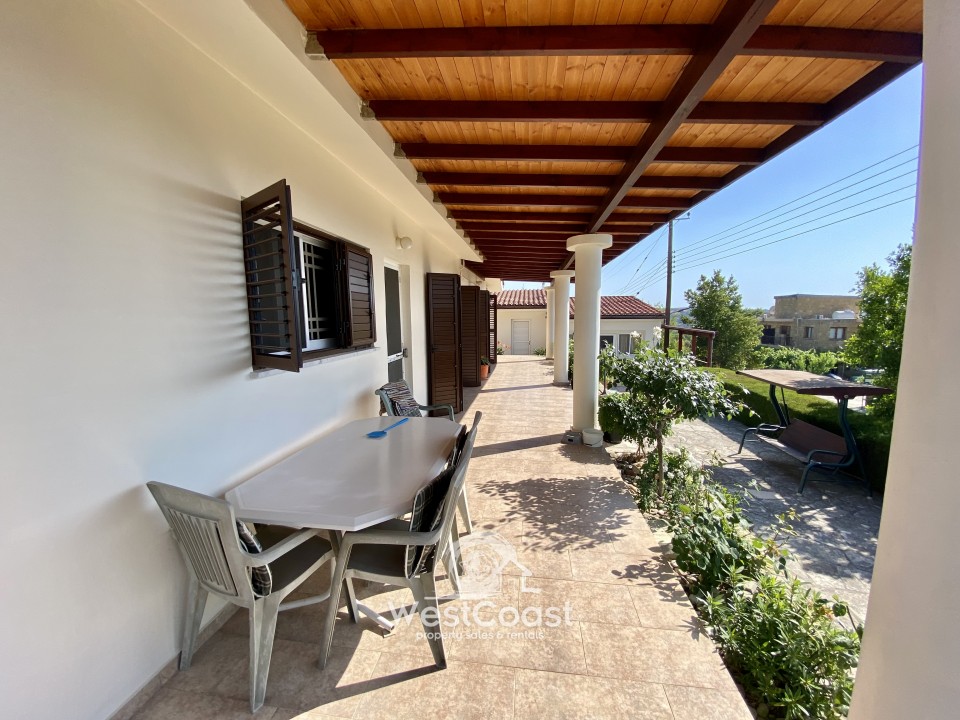 Bungalow For Sale in Amargeti, Paphos SL22033