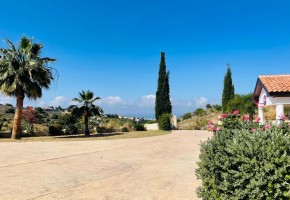 Bungalow For Sale  in  Armou