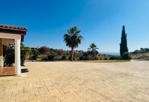 Bungalow For Sale  in  Armou