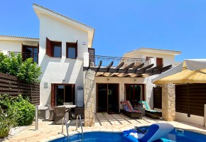 Town House For Sale  in  Aphrodite Hills