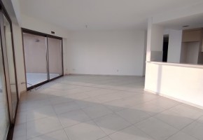 Apartment For Sale  in  Tombs of the Kings