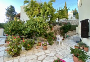 Detached Villa For Sale  in  Kamares - Tala