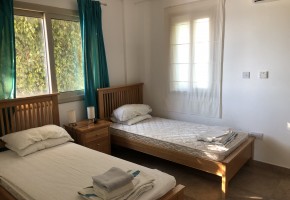Detached Villa For Rent  in  Kissonerga