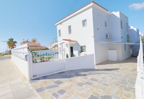 Detached Villa For Sale  in  Peyia