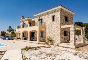 Detached Villa For Sale  in  Thrinia