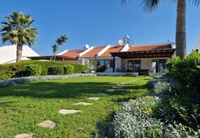 Bungalow For Sale  in  Kissonerga