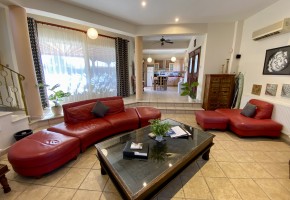 Detached Villa For Sale  in  Coral Bay