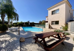 Detached Villa For Sale  in  Coral Bay