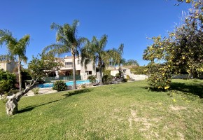 Detached Villa For Sale  in  Coral Bay