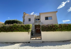 Detached Villa For Sale  in  Coral Bay
