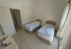 Town House For Sale  in  Universal