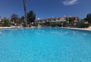 Town House For Sale  in  Universal