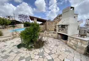 Detached Villa For Sale  in  Peyia