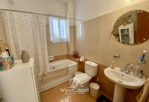 Detached Villa For Rent  in  Universal