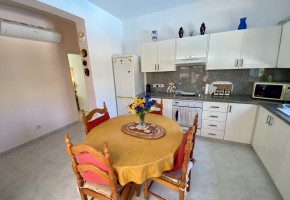 Bungalow For Sale  in  Peyia