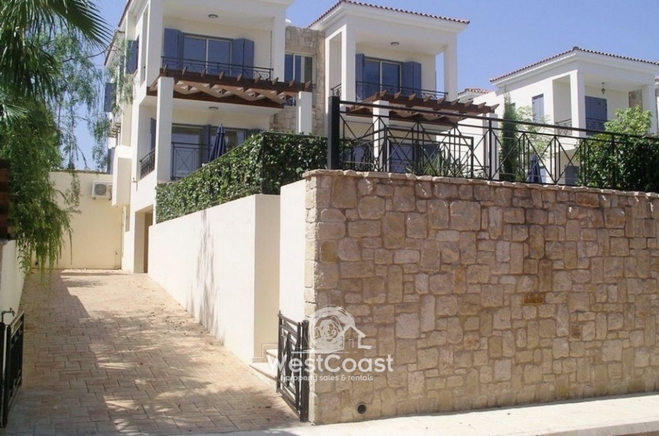 Detached Villa For Sale  in  Neo Chorio