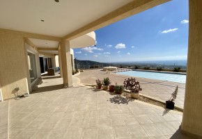 Detached Villa For Sale  in  Akoursos
