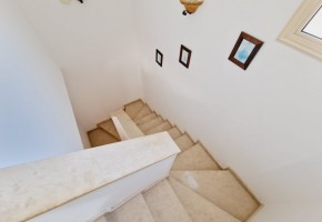 Detached Villa For Sale  in  Anavargos