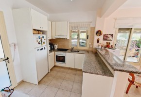 Detached Villa For Sale  in  Anavargos