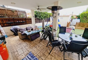 Detached Villa For Sale  in  Universal