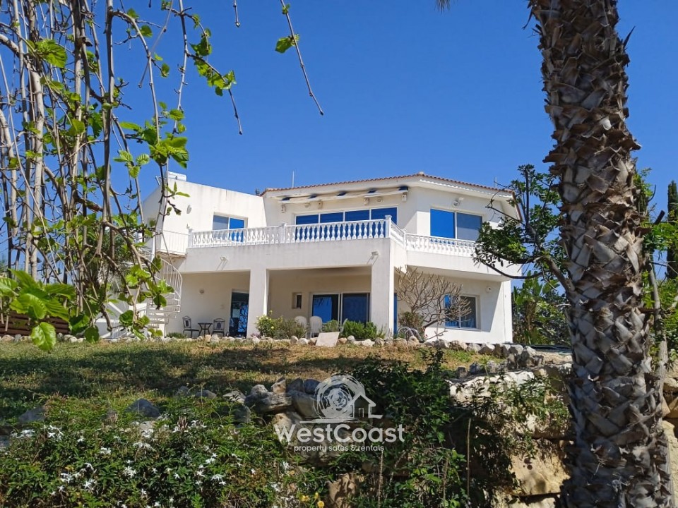 Detached Villa For Rent in Anarita, Paphos SL23310