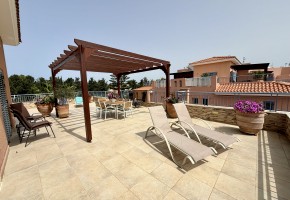 Penthouse For Sale  in  Kato Paphos