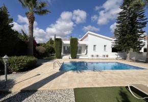 Bungalow Rented in Coral Bay, Paphos - SL22802