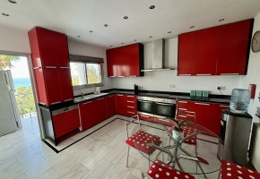 Detached Villa For Sale  in  Coral Bay