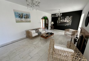 Detached Villa For Sale  in  Coral Bay