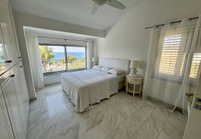Detached Villa For Sale  in  Coral Bay