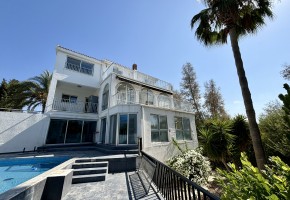 Detached Villa For Sale  in  Coral Bay