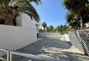 Detached Villa For Sale  in  Coral Bay