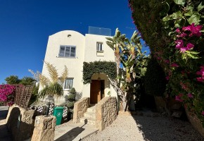 Detached Villa For Sale  in  Chloraka