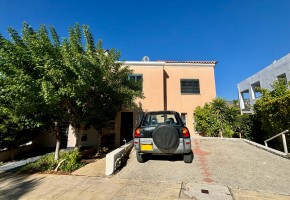 Town House For Sale  in  Peyia