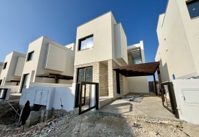 Detached Villa For Sale in Tombs of the Kings, Paphos - SL23