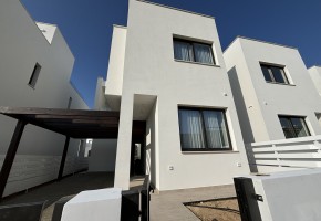 Detached Villa For Sale  in  Tombs of the Kings