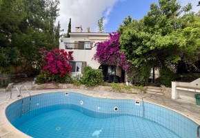 Detached Villa For Sale  in  Kamares - Tala